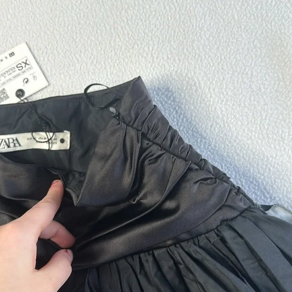 Zara Sold Out Black Ruffle Layered Mini Skirt - Picture 7 of 8
